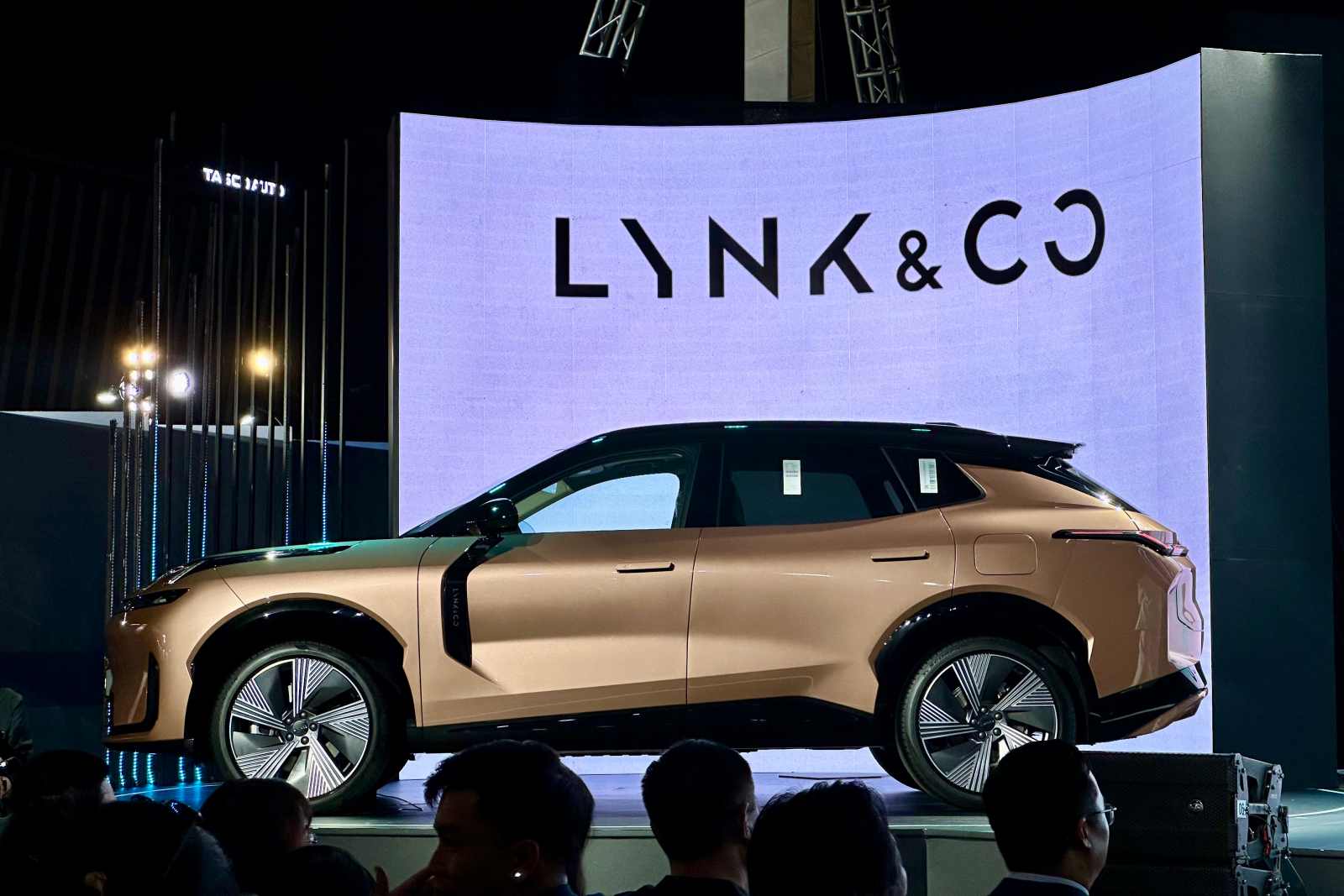 Lynk & Co 08 EM-P: Thêm một mẫu xe hybrid Trung Quốc “chào” Việt Nam