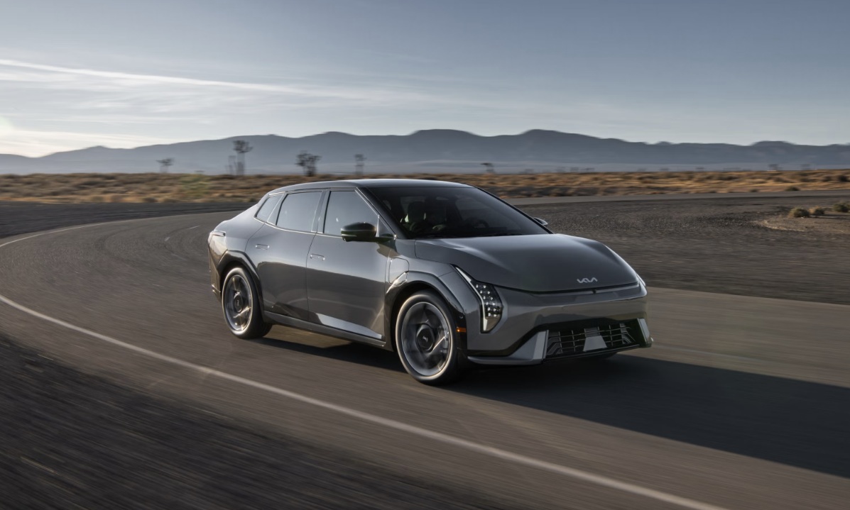 Chi tiết EV4 2026 - mẫu sedan điện đầu tiên của Kia