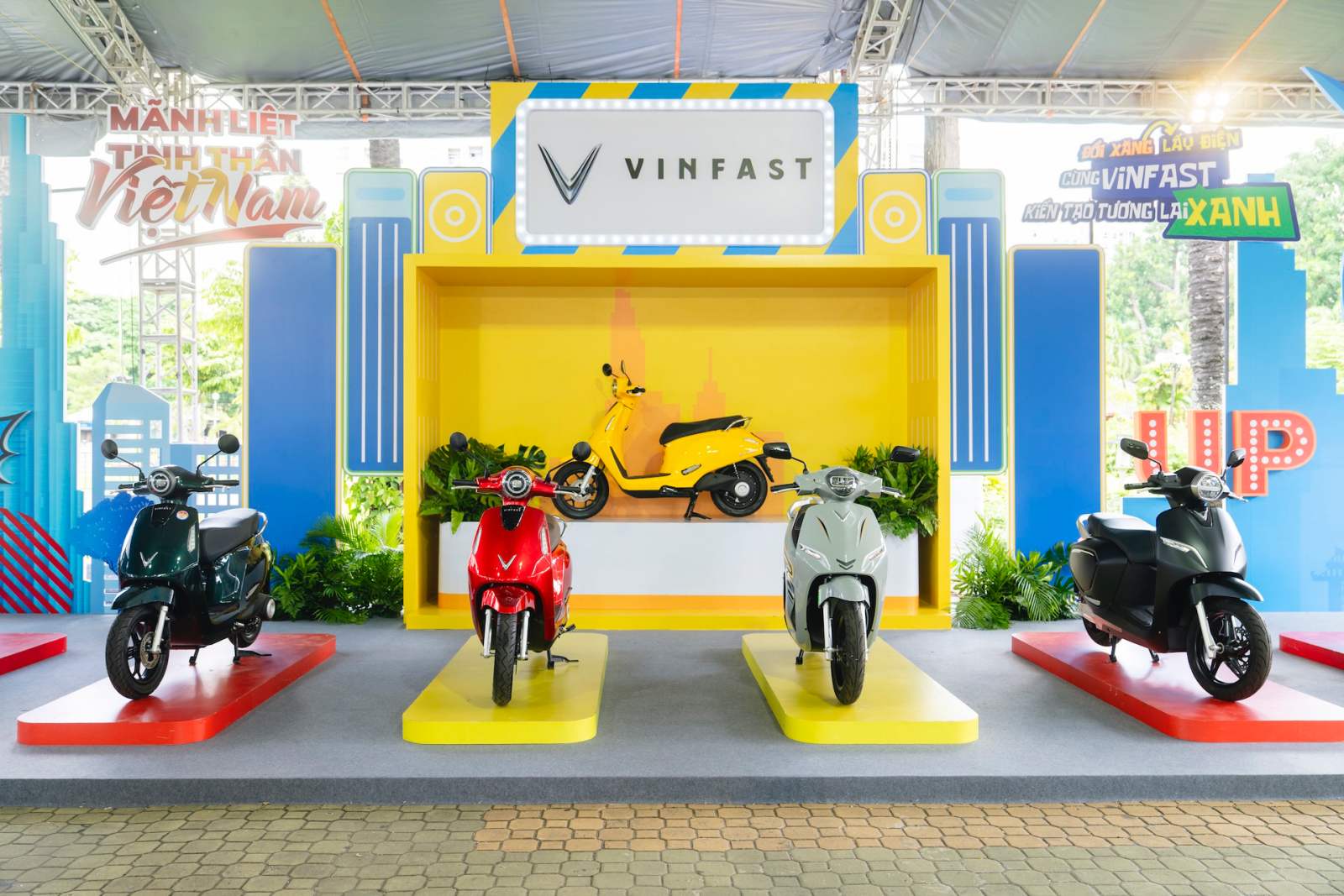 VinFast lại “chơi lớn”: Tặng 27,5 tỷ đồng cho khách mua xe máy điện