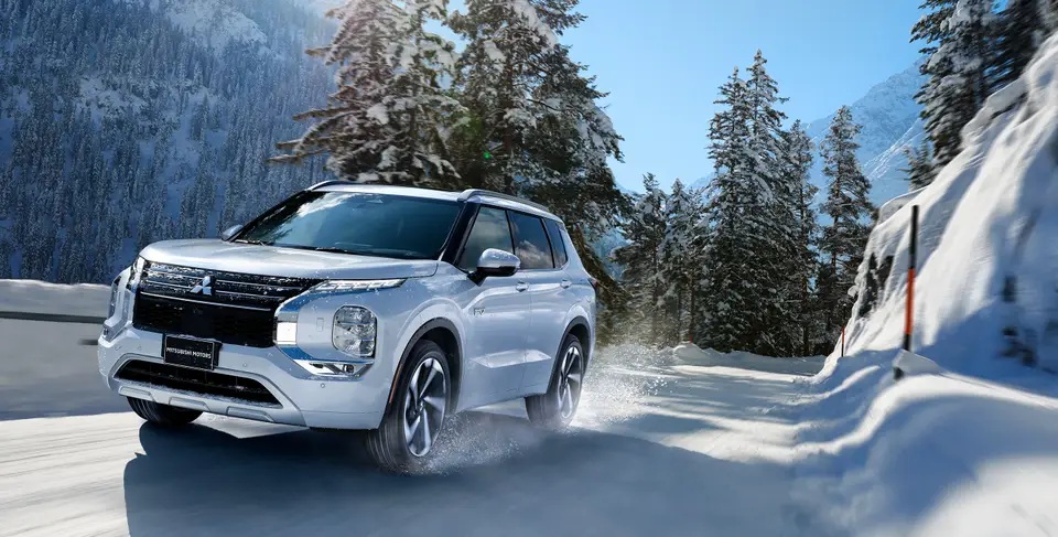 Mitsubishi Outlander PHEV 2025 được nâng cấp toàn diện