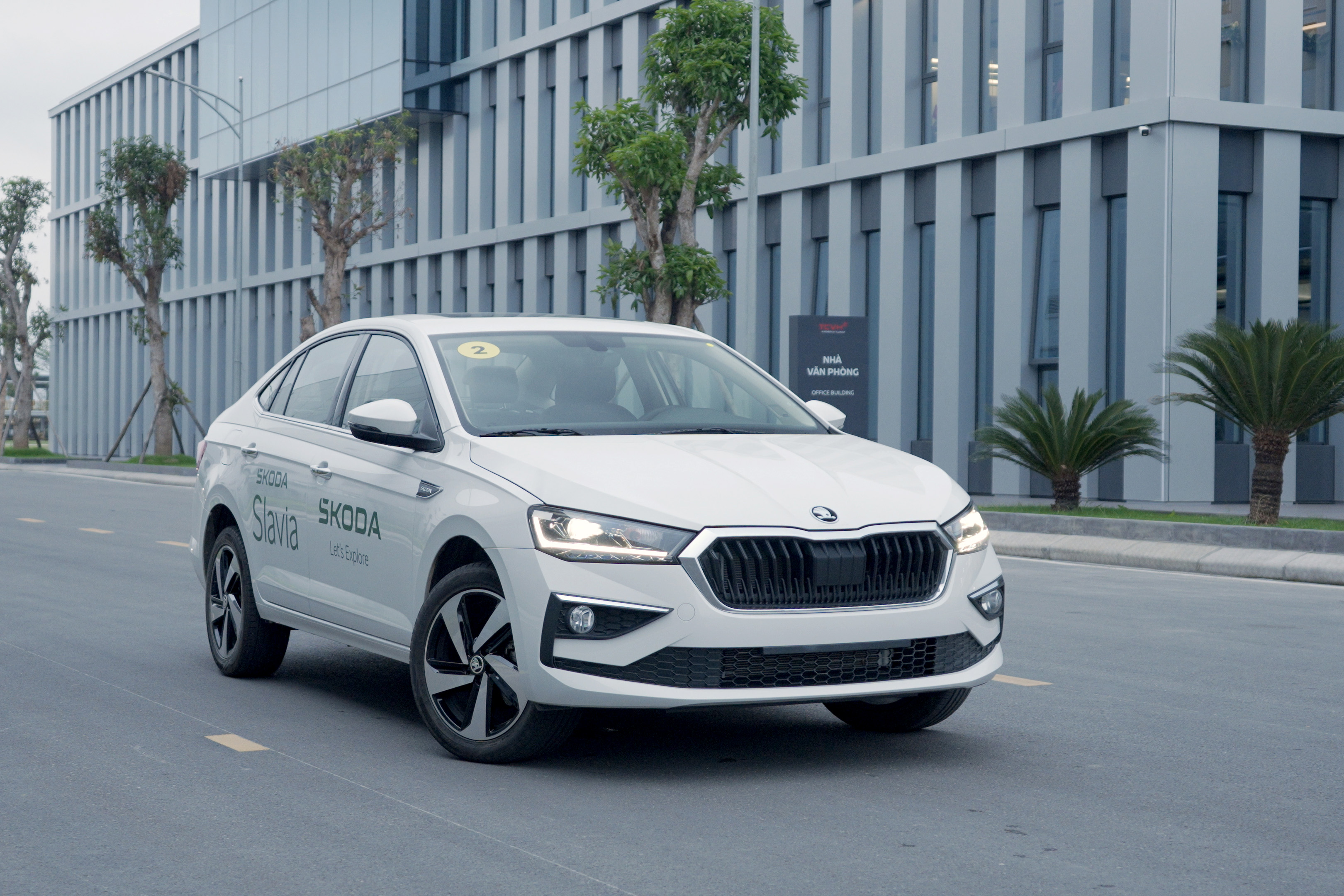 Ảnh cận cảnh mẫu Skoda Slavia 2025 vừa ra mắt