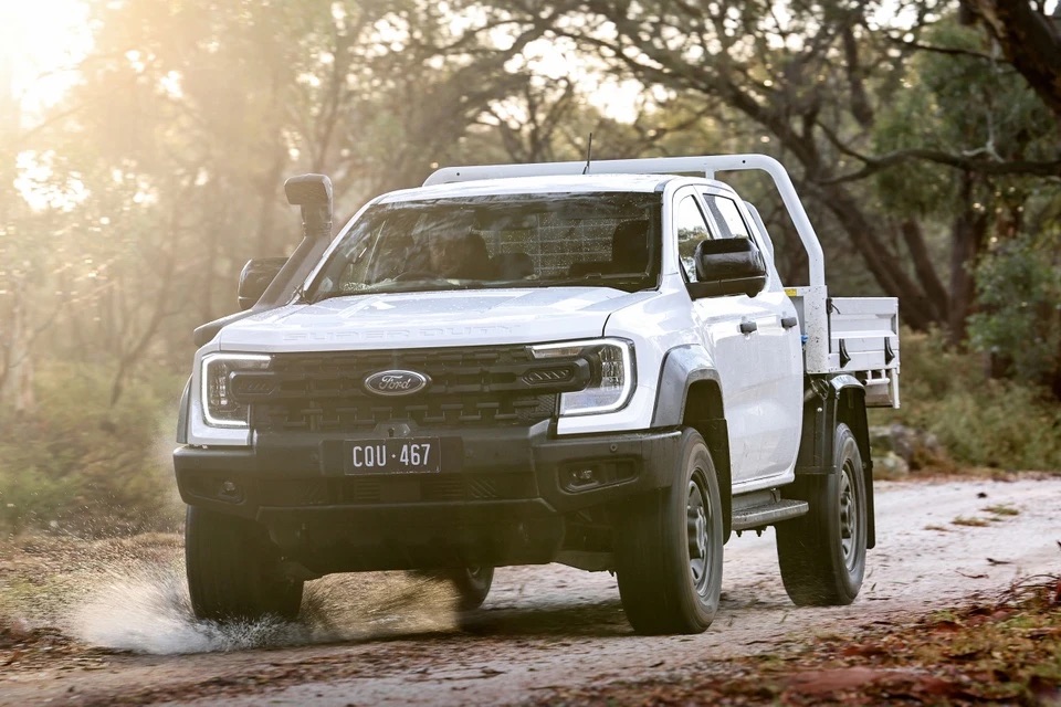 Ford Ranger Super Duty: Chiếc xe bán tải dùng để đi "cày"