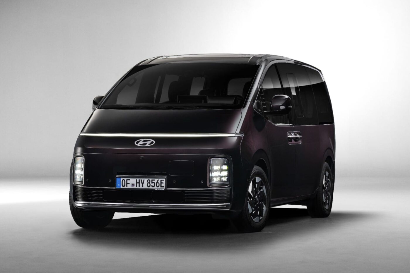 Ra mắt mẫu MPV thuần điện Hyundai Staria 2026