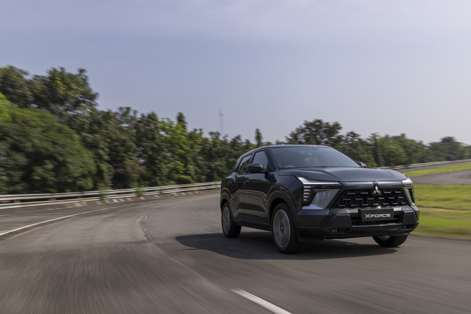 Chi tiết Mitsubishi Xforce hybrid 2026