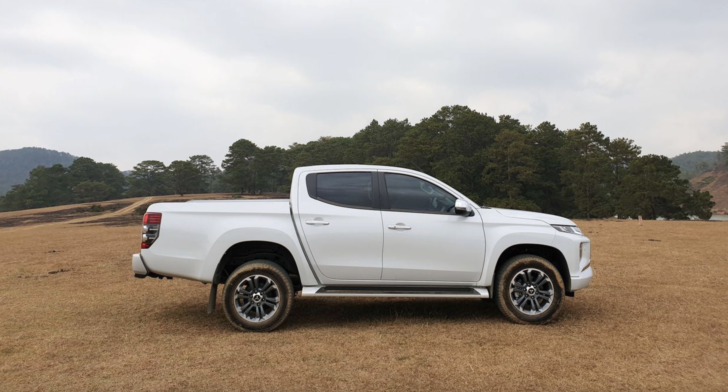 Xe bán tải là xe con hay xe tải? Cục CSGT nói rõ: Phân loại theo Thông tư 53, xem ngay giấy đăng kiểm