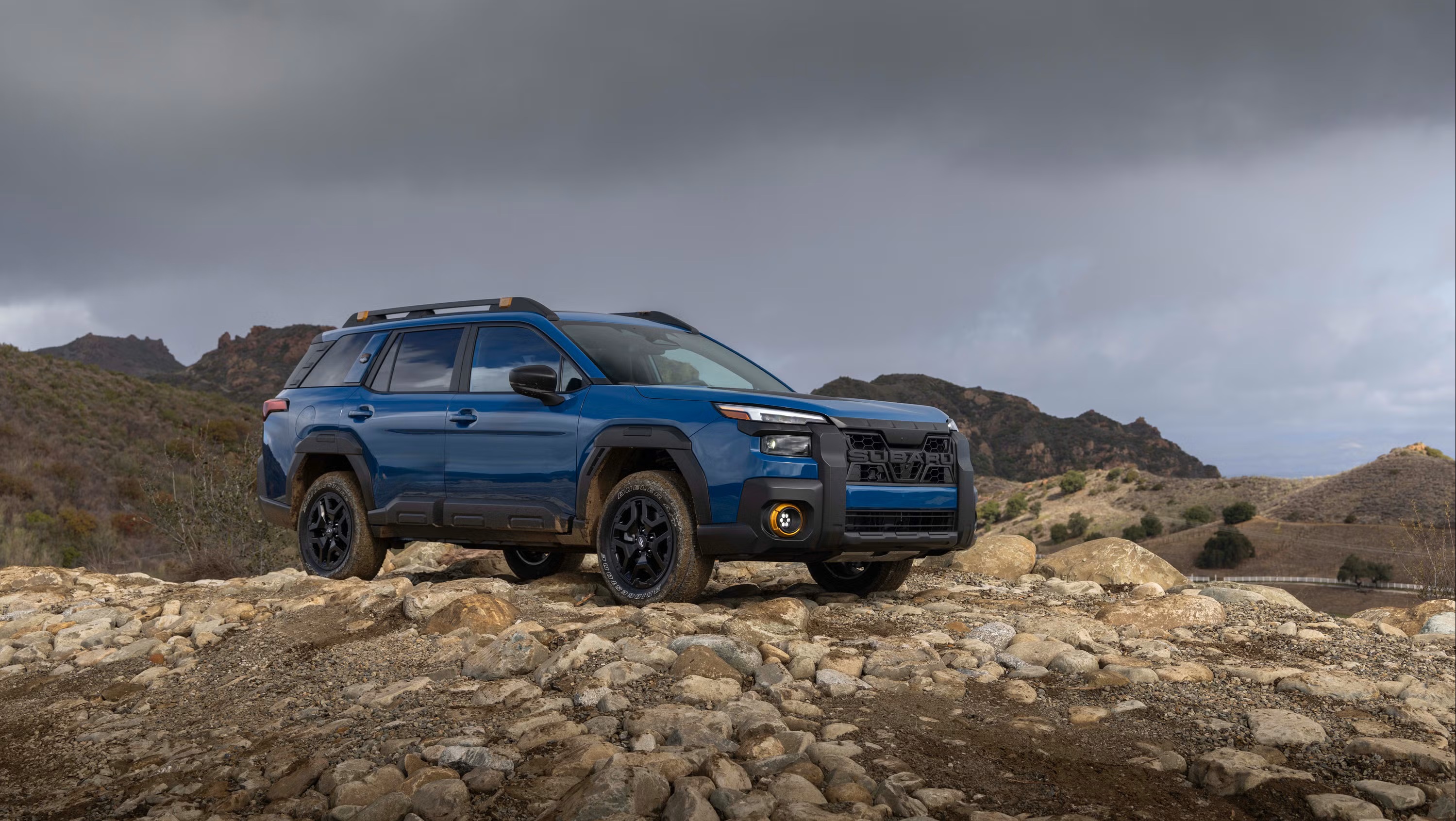 Subaru Outback 2026 nâng tầm thiết kế mạnh mẽ hơn