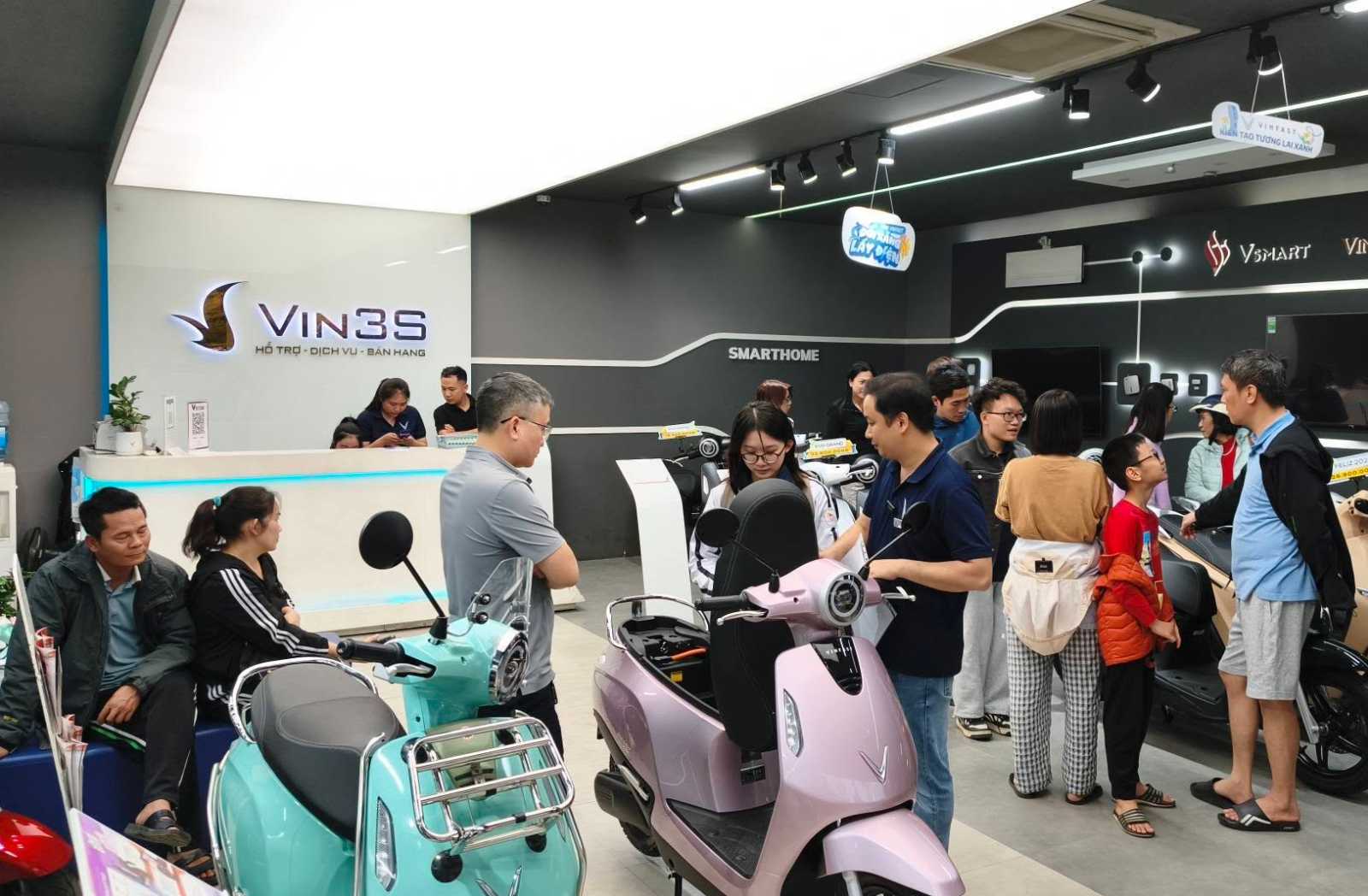 Xe máy điện VinFast lập kỷ lục mới: Nhận hơn 135.000 đơn đặt hàng trong tháng 3