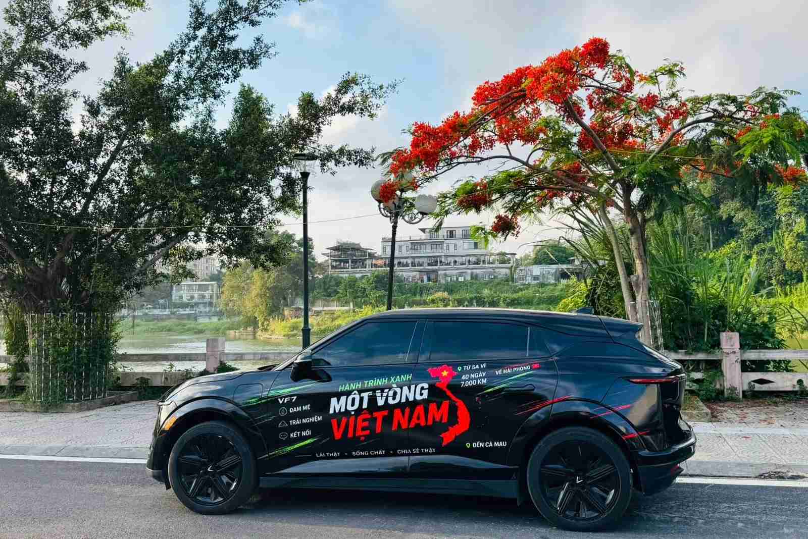 Nữ chủ nhân VF 7: “Một chiếc xe đẹp không phải là để nó nằm trong garage”