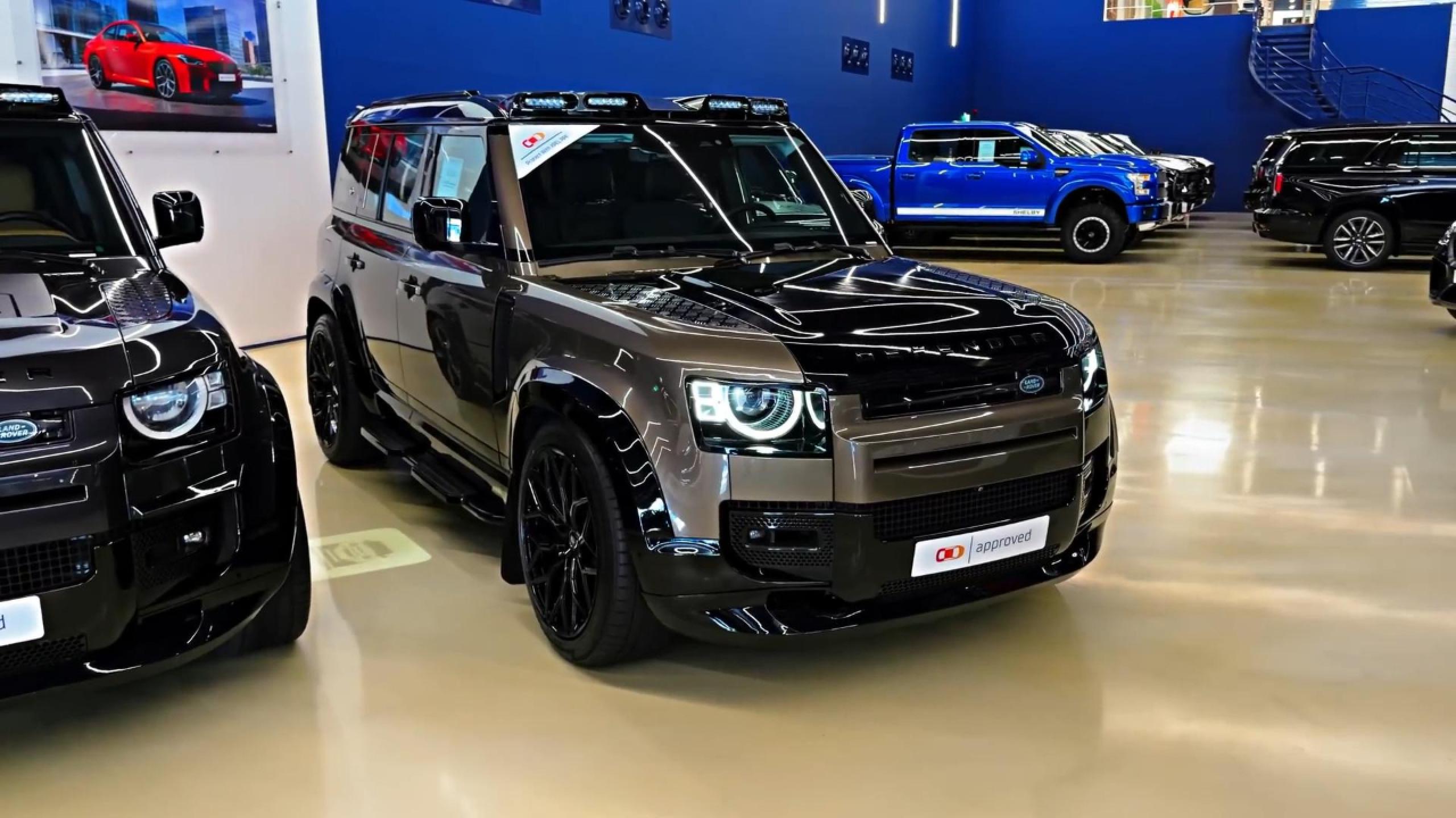 SUV huyền thoại Land Rover Defender 2026 được nâng cấp