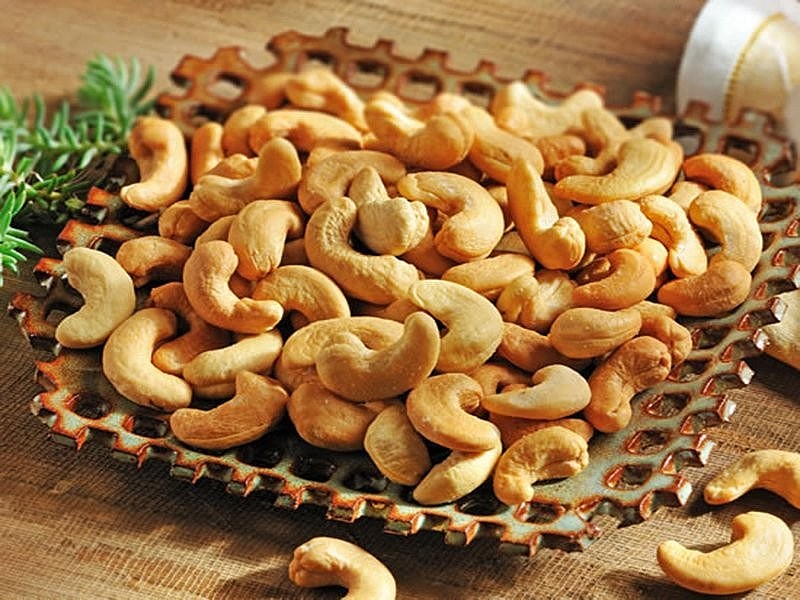 Các yếu tố ảnh hưởng đến xuất khẩu hạt điều của Việt Nam sang châu Âu theo mô hình trọng lực