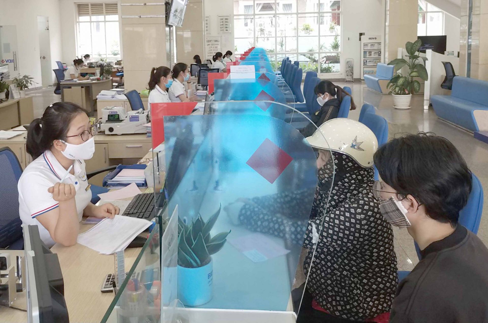 Nghiên cứu mức độ hài lòng của khách hàng đối với các ngân hàng thương mại Việt Nam trong thời kỳ hậu Covid-19