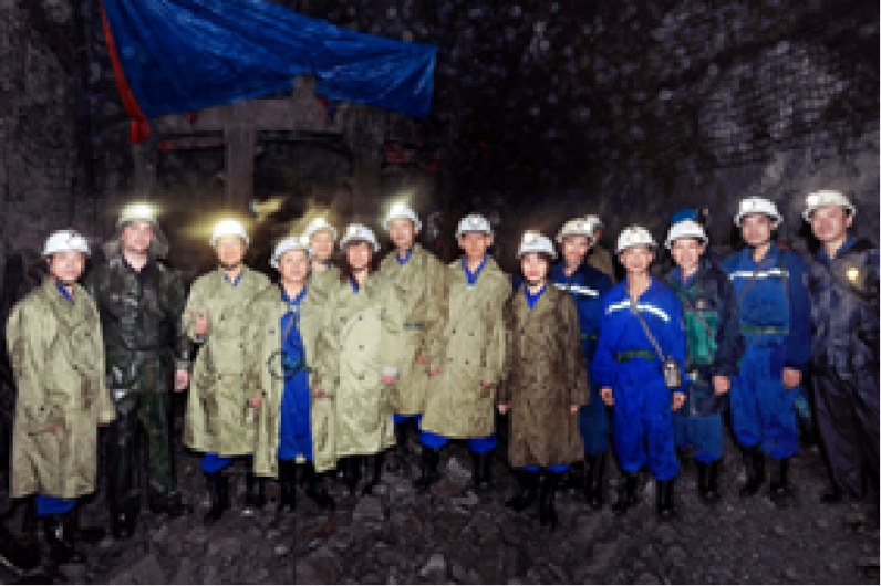 Nghiên cứu tính toán, thiết kế kết cấu chống giếng đứng mỏ than hầm lò Núi Béo