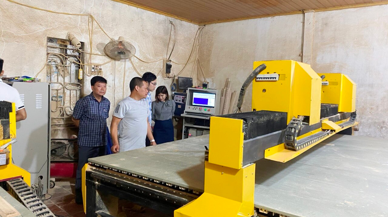 Vĩnh Phúc: Nghiệm thu đề án “Hỗ trợ kinh phí đầu tư máy móc thiết bị trong sản xuất mộc”