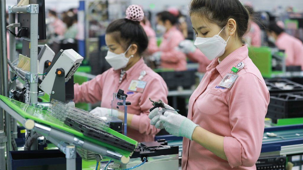 Những nhân tố tác động đến vận dụng kế toán quản trị tại các doanh nghiệp sản xuất quy mô lớn ở Việt Nam