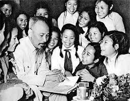 Vận dụng tư tưởng Hồ Chí Minh về tuyên truyền vào thực hiện truyền thông nội bộ trong các cơ sở giáo dục đại học