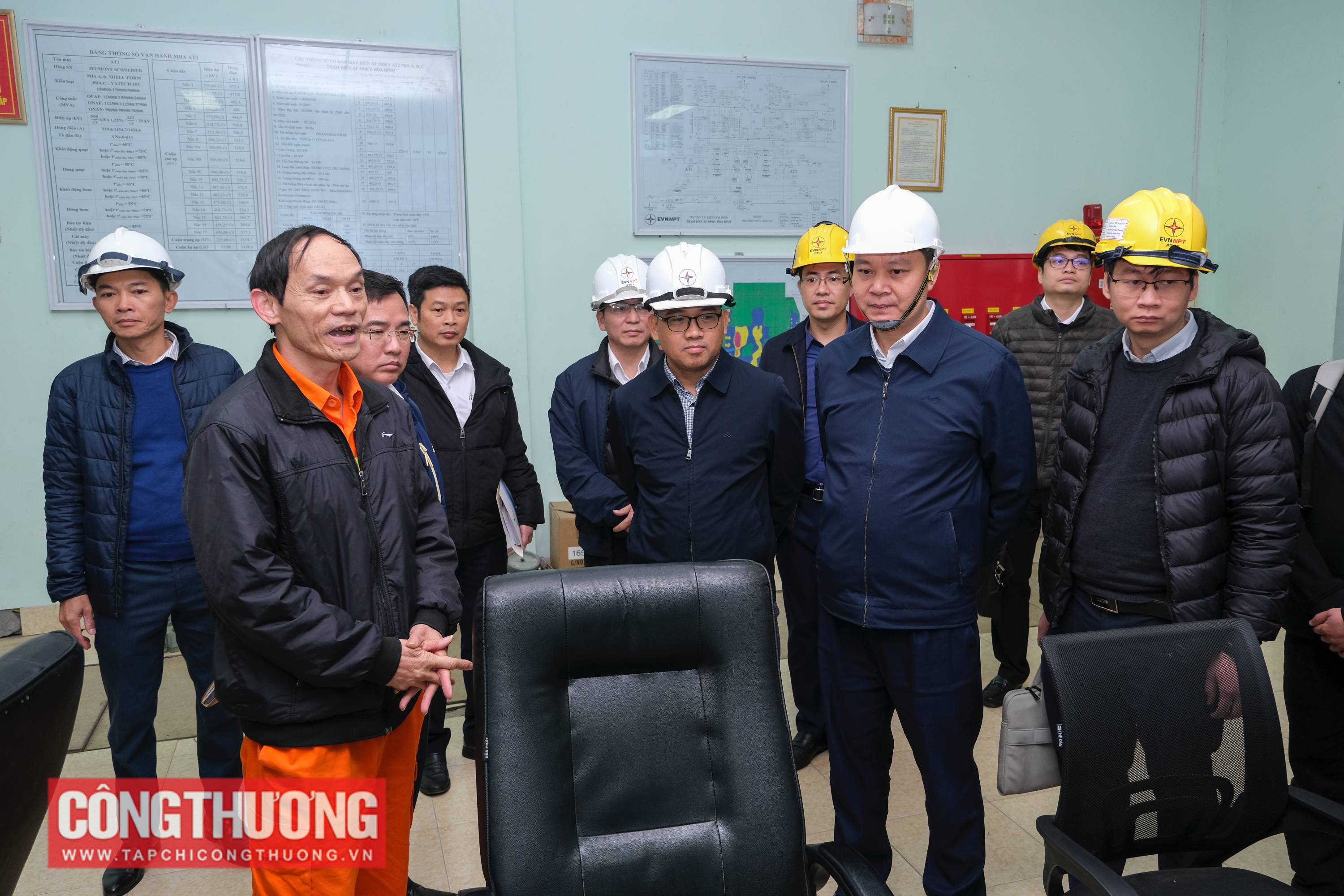 Đoàn công tác của Cục Điều tiết điện lực (Bộ Công Thương) đến làm việc và kiểm tra thực tế tình hình cung ứng điện tại một số đơn vị