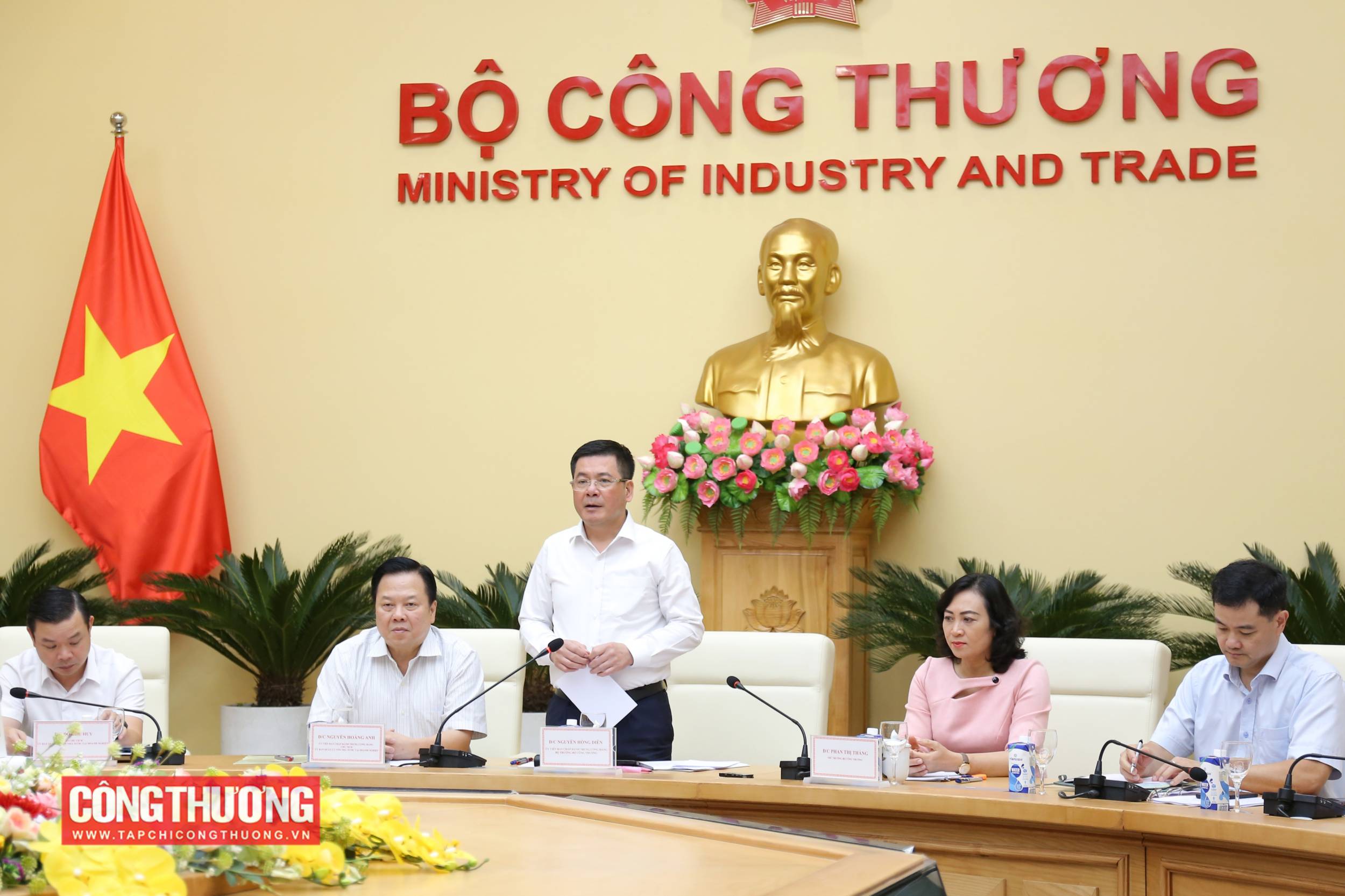 Bộ Công Thương làm việc với Ủy ban Quản lý vốn nhà nước và SCIC