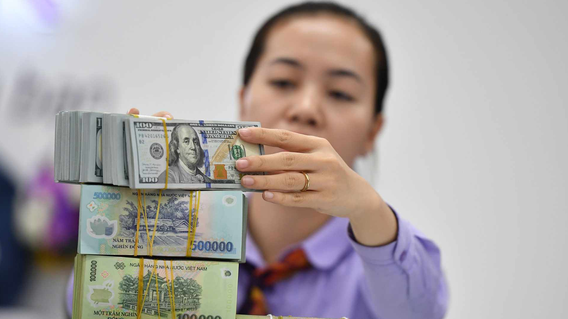Các yếu tố tác động đến tỷ lệ an toàn vốn của ngân hàng thương mại tại Việt Nam: Phương pháp tiếp cận dữ liệu bảng