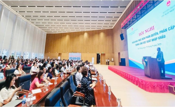 Triển khai thực hiện phân quyền, phân cấp trong lĩnh vực xuất nhập khẩu tại Hải Phòng