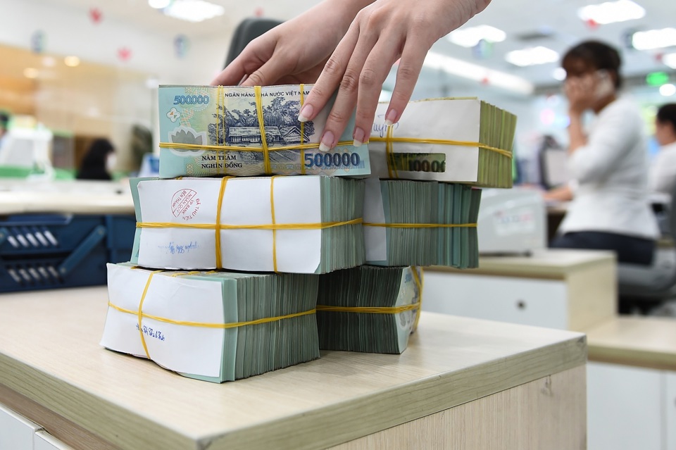 Tác động của cấu trúc thị trường ngân hàng đến việc nắm giữ tiền mặt của các doanh nghiệp niêm yết tại Việt Nam