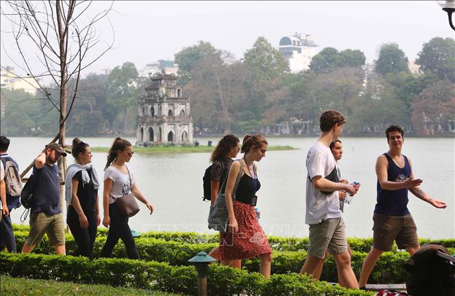 Nâng cao chất lượng chương trình du lịch cho khách nội địa đến Hà Nội của một số doanh nghiệp lữ hành