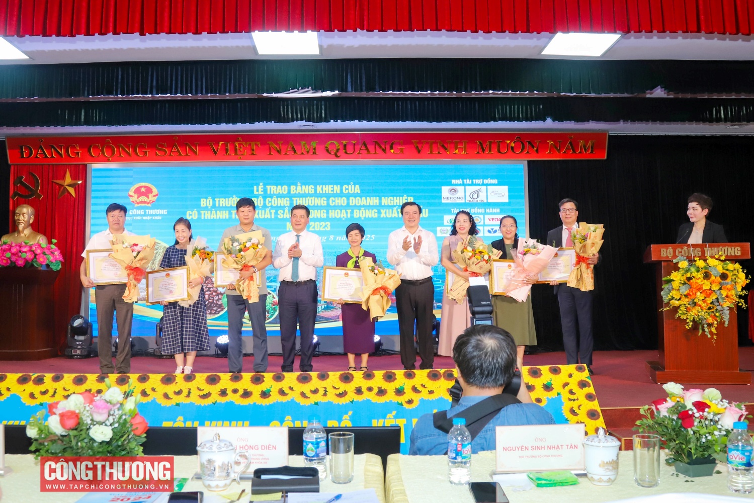 xuất nhập khẩu