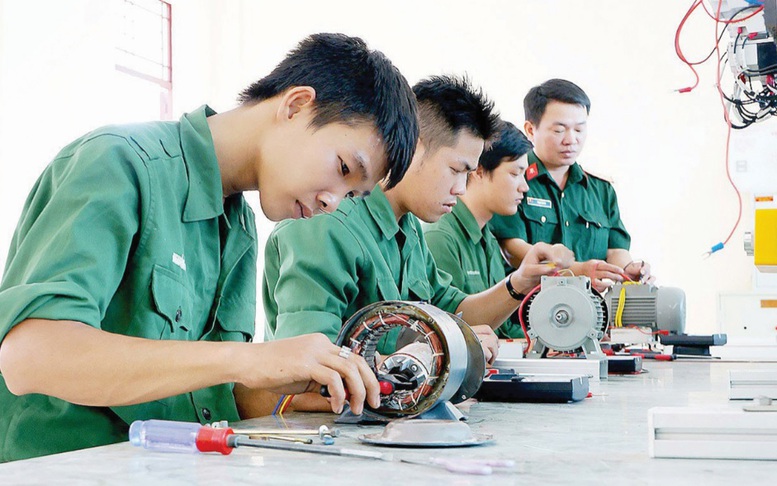 Tác động của chính sách giáo dục nghề nghiệp đến giảm thất nghiệp thanh niên tại Việt Nam