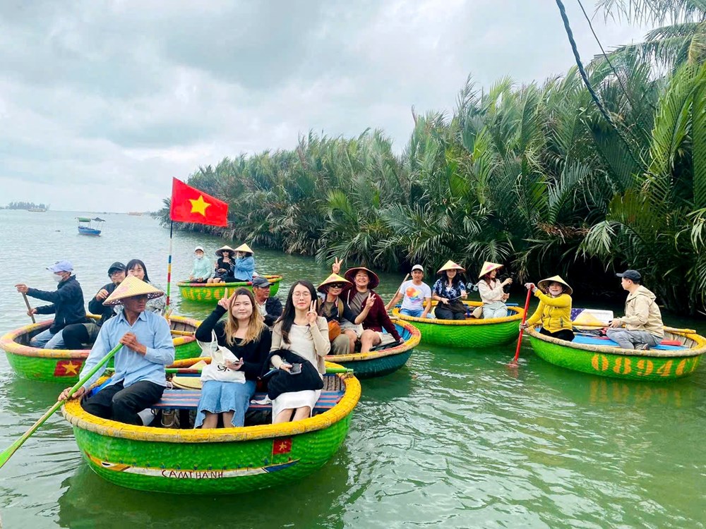 Trải nghiệm du lịch đáng nhớ của khách quốc tế trong tour xe máy tại thành phố Hồ Chí Minh