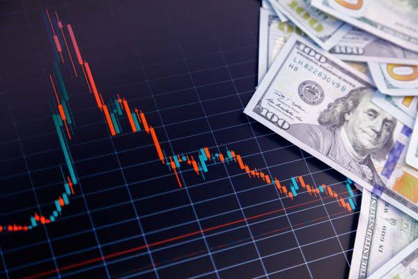 Determinants of stock returns on the Ho Chi Minh Stock Exchange: Accounting for unobserved heterogeneity and endogeneity (2010 - 2020)