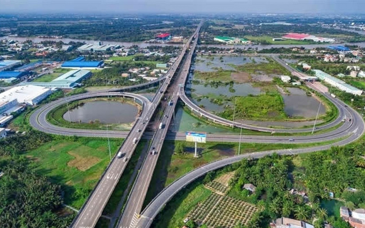 Tháo gỡ điểm nghẽn, khơi thông nguồn lực các công trình trọng điểm