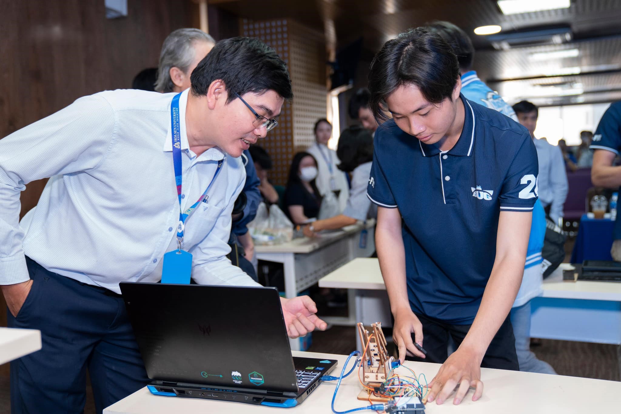 Giải pháp giúp sinh viên công nghệ thông tin không bị thay thế trong tương lai: Thực trạng và giải pháp