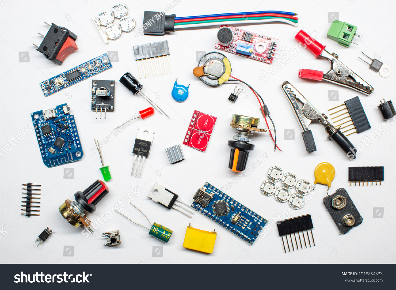 Secure logistics solution for electronic components: Intellibox