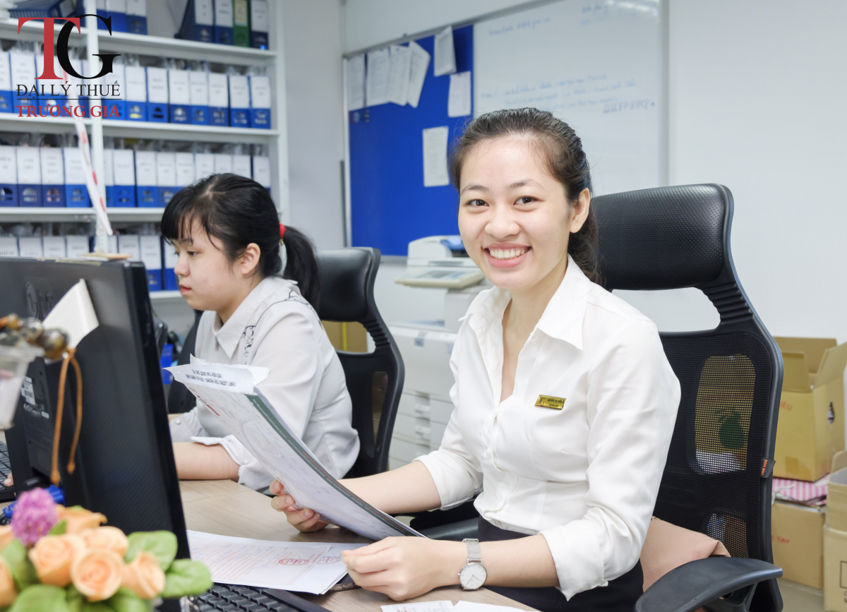 Các nhân tố ảnh hưởng tới chuyển đổi số trong lĩnh vực kế toán tại các doanh nghiệp nhỏ và vừa trong lĩnh vực thương mại trên địa bàn Thành phố Hồ Chí Minh