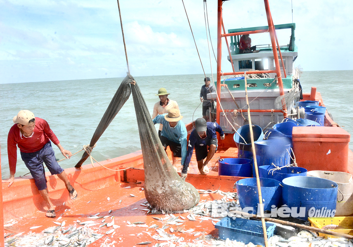 Đổi mới hoạt động tư vấn pháp luật trong phòng, chống khai thác thủy hải sản bất hợp pháp, không khai báo và không theo quy định (IUU)