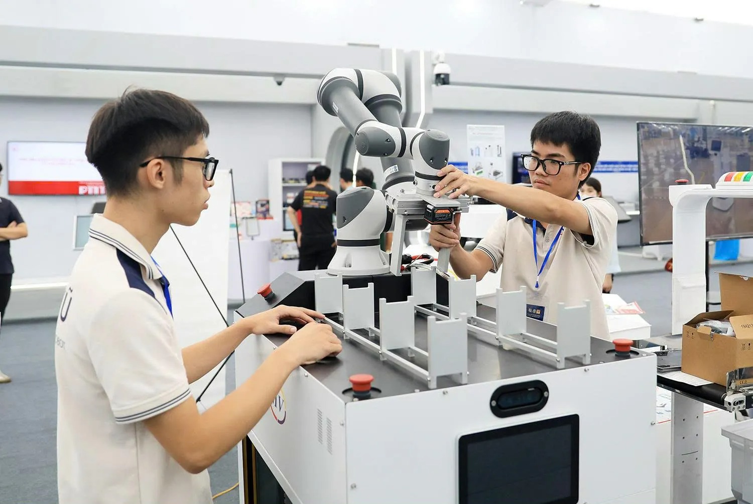 Xây dựng và vận hành mô hình cụm liên kết đổi mới sáng tạo trong Trường Đại học Kỹ thuật: Kinh nghiệm thực tiễn từ Trường Đại học Điện lực