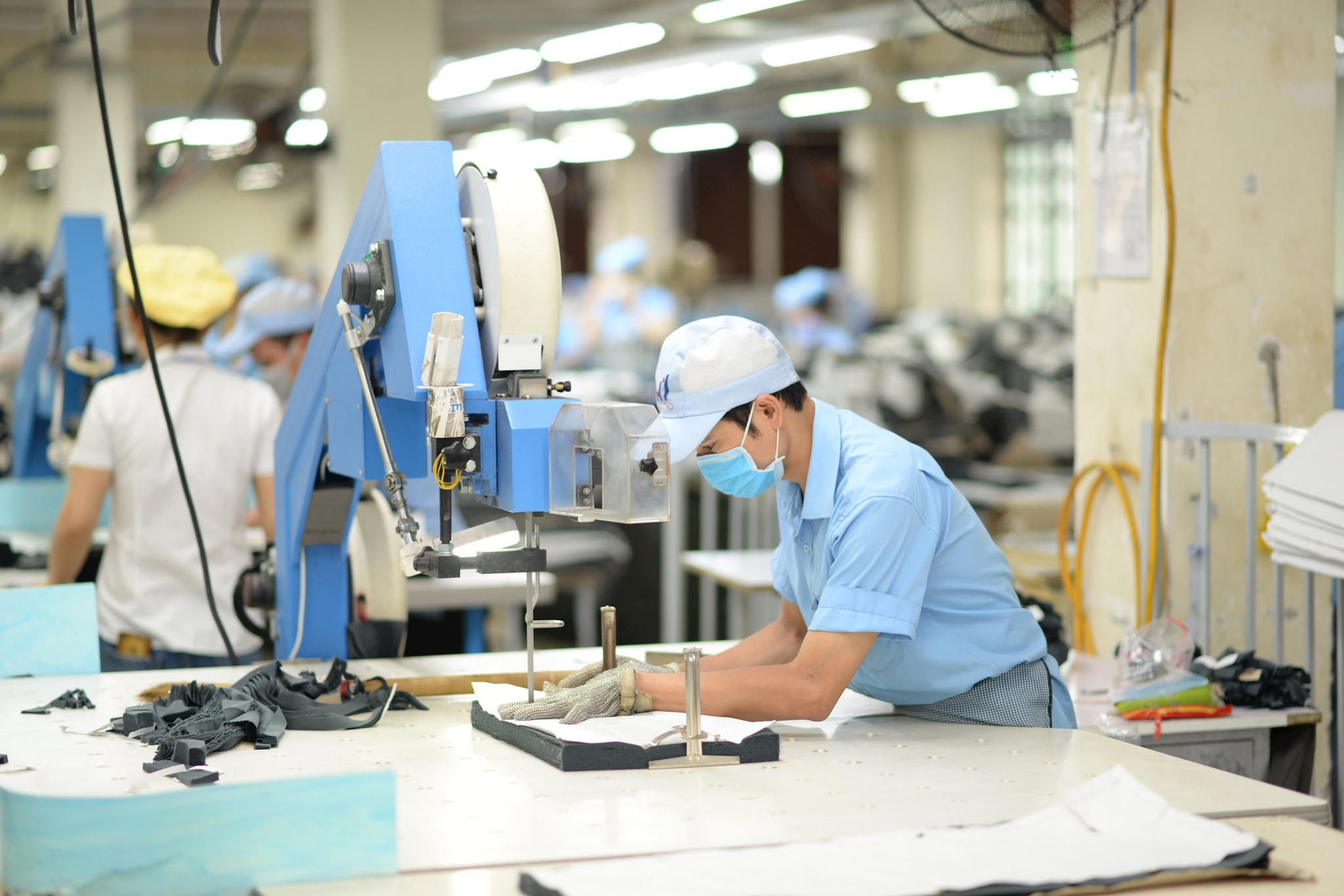 Tác động của năng lực công nghệ đến kế toán tinh gọn và hiệu quả hoạt động tại các doanh nghiệp dệt may Việt Nam