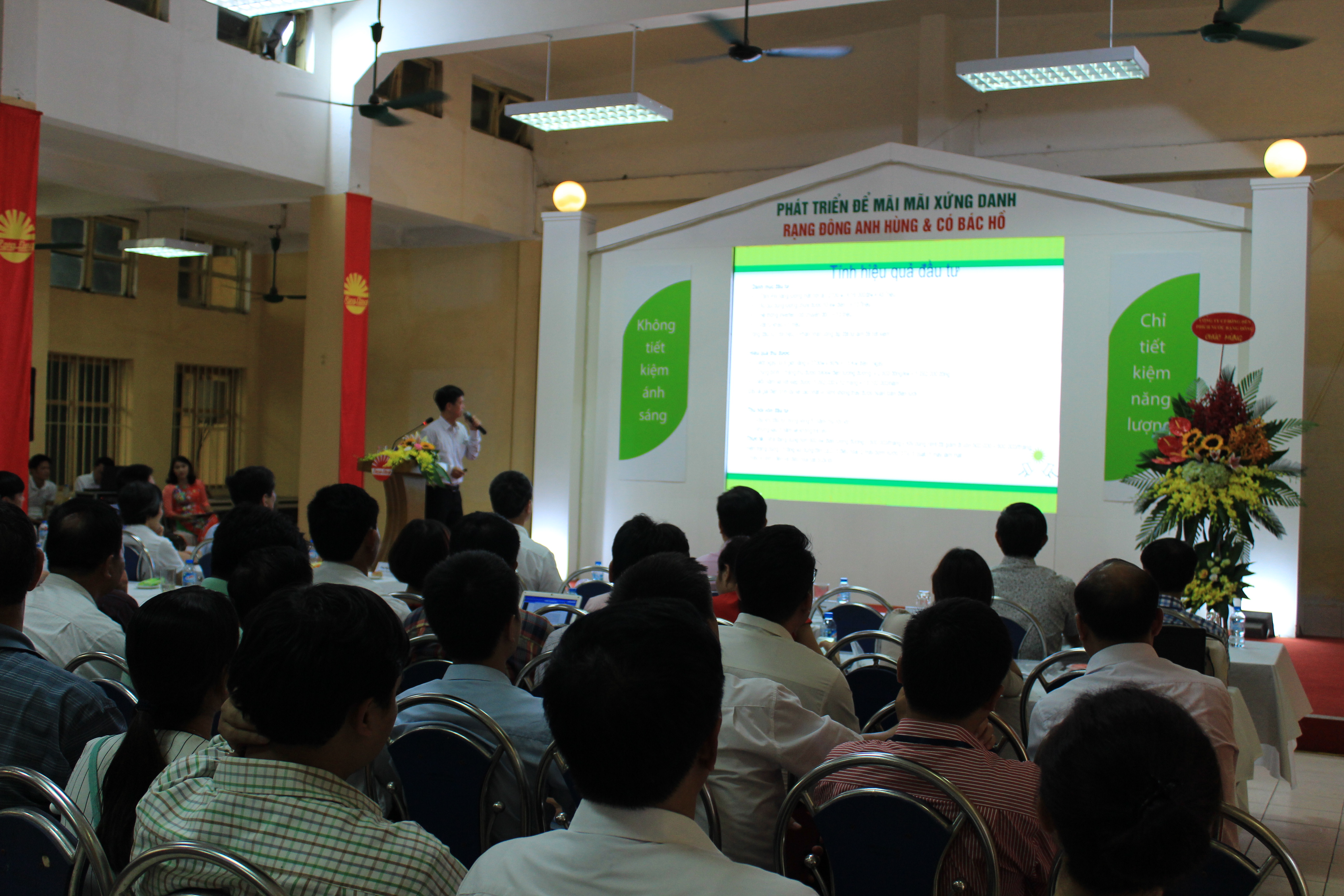 Hà Nội phát động phong trào "Hộ gia đình sử dụng tiết kiệm điện"