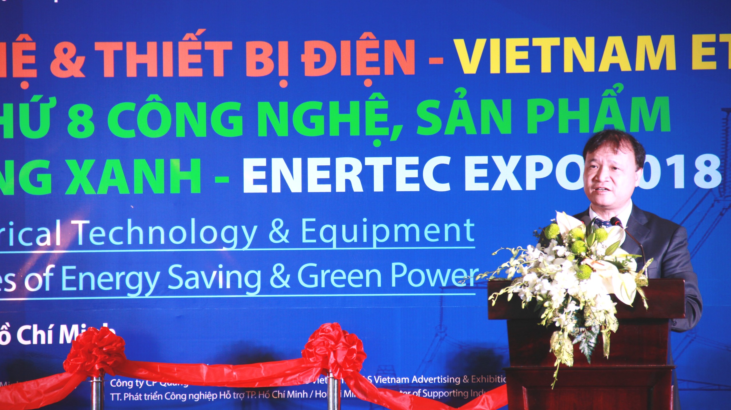 Việt Nam ưu tiên phát triển thiết bị điện, thu hút đầu tư phát triển năng lượng sạch, năng lượng tái tạo