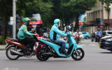 Sử dụng xe máy điện trong mùa hè: Bài toán về độ bền và an toàn pin