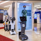 Hai robot AI mang đến trải nghiệm công nghệ tại Lễ phát động phong trào “Sáng kiến mỗi ngày”