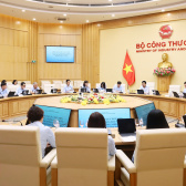 Bộ trưởng Lê Mạnh Hùng: Vụ Kế hoạch, Tài chính và Quản lý doanh nghiệp khẩn trương rà soát, tinh gọn quy trình nhằm giảm chi phí thời gian cho người dân