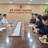 Thứ trưởng Nguyễn Hoàng Long làm việc với lãnh đạo Tập đoàn Idemitsu (Nhật Bản)