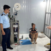 Hà Nội tăng cường giám sát thương mại điện tử, phát hiện cơ sở sản xuất thực phẩm giả quy mô lớn