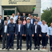 Bộ trưởng Lê Mạnh Hùng thăm và làm việc tại Kho dự trữ dầu cơ sở Guri của Tập đoàn Dầu khí Quốc gia Hàn Quốc