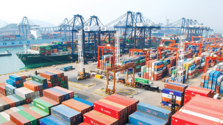 Xuất nhập khẩu hàng hóa vượt 760 tỷ USD, xuất siêu gần 20 tỷ USD