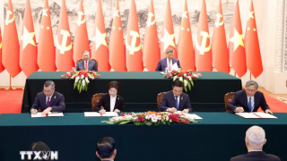 Việt Nam - Trung Quốc: Bộ, ngành, địa phương hai nước ký kết các văn kiện hợp tác tiêu biểu