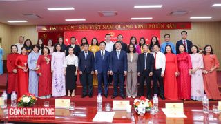 Bộ Công Thương trao giải Cuộc thi chính luận về bảo vệ nền tảng tư tưởng của Đảng trong ngành Công Thương năm 2026