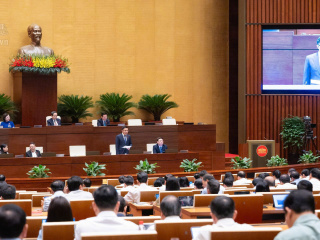 Bộ trưởng Lê Mạnh Hùng làm rõ 6 nhóm vấn đề trong sửa đổi 4 luật lĩnh vực Công Thương