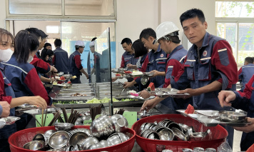 Sự quan tâm thầm lặng dành cho người lao động Công ty TNHH Khoáng sản và Luyện kim Việt Trung