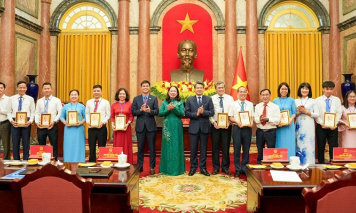 Gương Chủ tịch Công đoàn xuất sắc tiêu biểu toàn quốc - một hành trình giữ lửa niềm tin